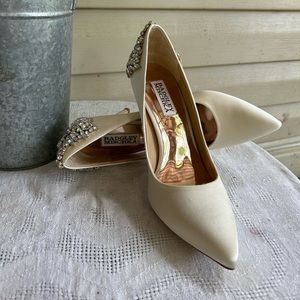 Badgley Mischka wedding pumps